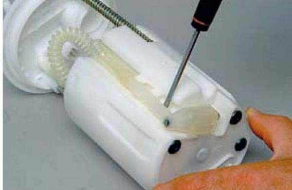 Топливные фильтры «Лады Калины»: выбор и замена своими руками Топливные фильтры «Лады Калины»: выбор и замена своими руками