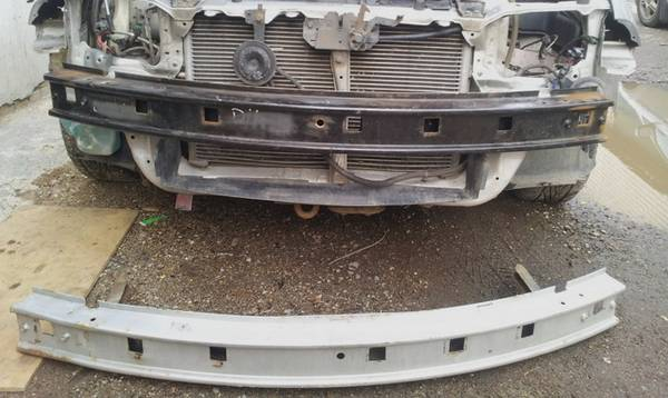 Усилитель переднего бампера и заднего  в чем разница?