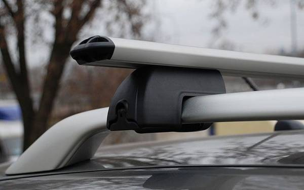 Выбираем багажник на рейлинги автомобиля