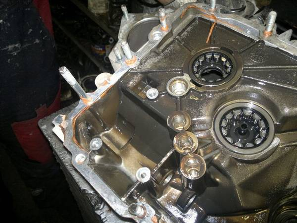 Выбираем и заменяем масло в коробке передач для Приоры Выбираем и заменяем масло в коробке передач для Приоры