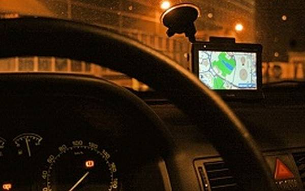 Выбираем навигатор с Яндекс пробками Выбираем навигатор с Яндекс пробками