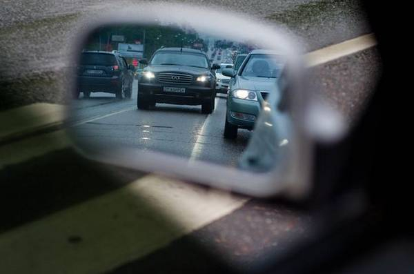 Большой расход масла в двигателе: возможные причины Большой расход масла в двигателе: возможные причины