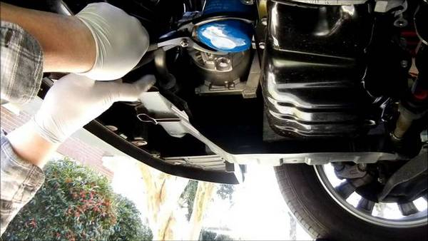 Большой расход масла в двигателе: возможные причины Большой расход масла в двигателе: возможные причины