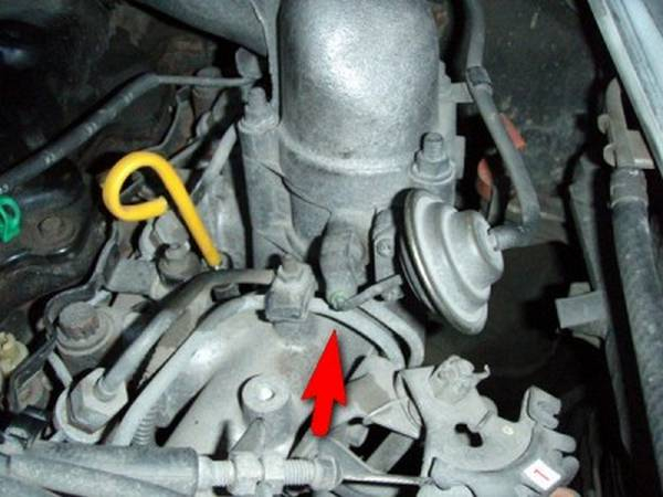 Что делать, если двигатель детонирует после выключения зажигания? Что делать, если двигатель детонирует после выключения зажигания?