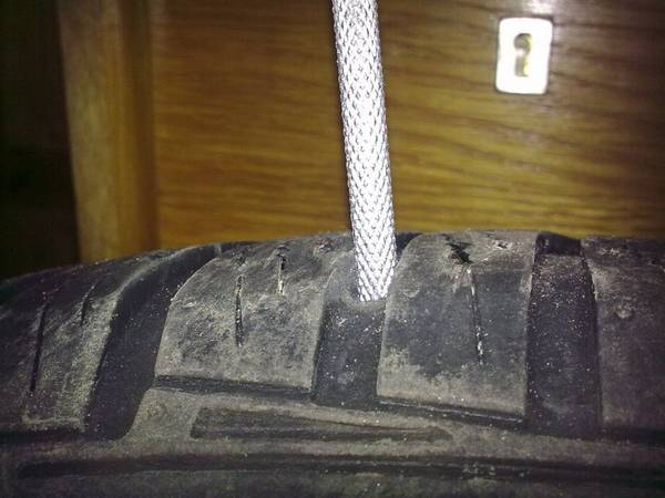 Что делать, если попал саморез в колесо? Экстренные меры Что делать, если попал саморез в колесо? Экстренные меры