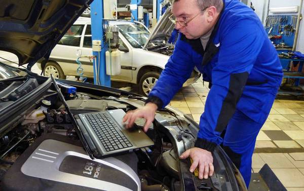 Что делать, если загорелась лампочка Check Engine? Что делать, если загорелась лампочка Check Engine?