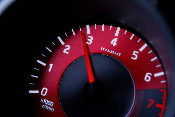 Двигатель плохо набирает обороты или вообще не тянет?