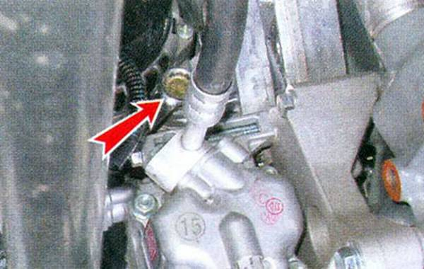 Генератор на «Лада Приора» с кондиционером: как снять правильно?