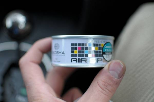 Как избавиться от запаха сигарет в машине? Список рабочих способов Как избавиться от запаха сигарет в машине? Список рабочих способов