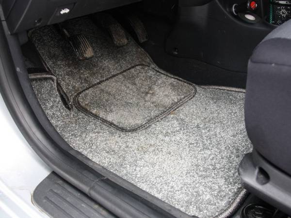 Как просушить салон автомобиля под ковриками? Народные способы без затрат Как просушить салон автомобиля под ковриками? Народные способы без затрат