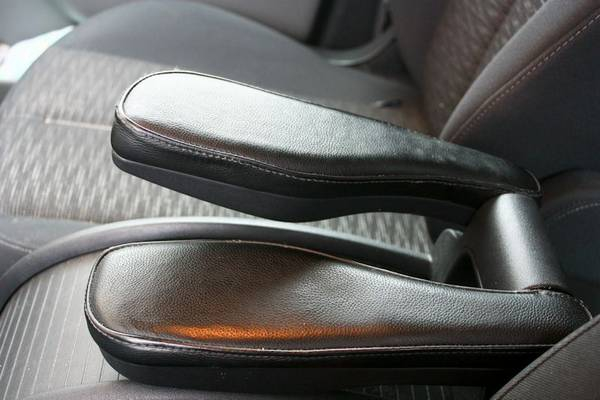 Как сделать подлокотник в машину своими руками? Пошаговое руководство Как сделать подлокотник в машину своими руками? Пошаговое руководство