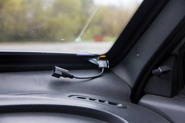 Как сделать подогрев лобового стекла своими руками? Скажи нет замерзанию и инею Как сделать подогрев лобового стекла своими руками? Скажи нет замерзанию и инею