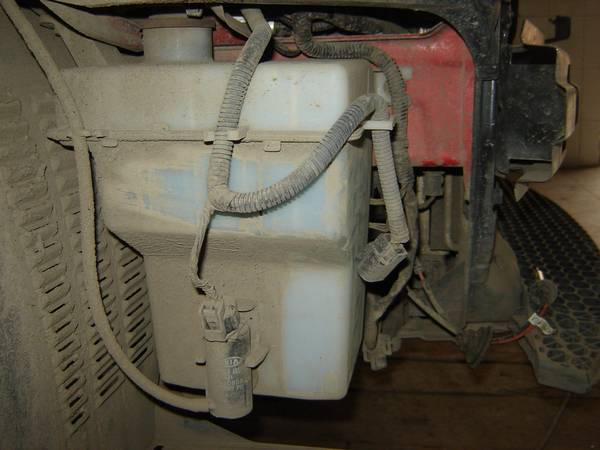 Как слить жидкость из бачка омывателя? Самый простой способ Как слить жидкость из бачка омывателя? Самый простой способ