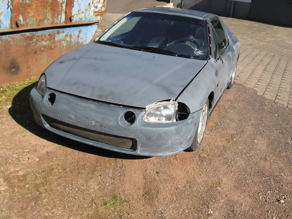 Как закрасить царапину на машине своими руками? 3 отличных способа Как закрасить царапину на машине своими руками? 3 отличных способа