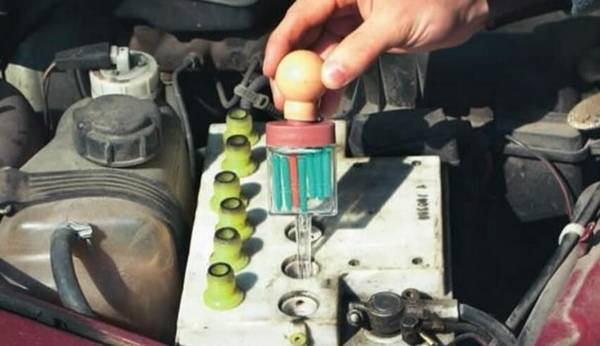 Какая должна быть плотность электролита в аккумуляторе? Какая должна быть плотность электролита в аккумуляторе?