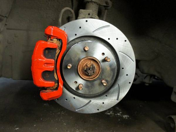 Когда нужно менять тормозные диски? Разбор момента и советы