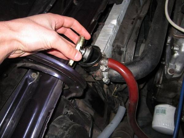 Когда появляется белый дым из выхлопной трубы дизельного двигателя? Когда появляется белый дым из выхлопной трубы дизельного двигателя?