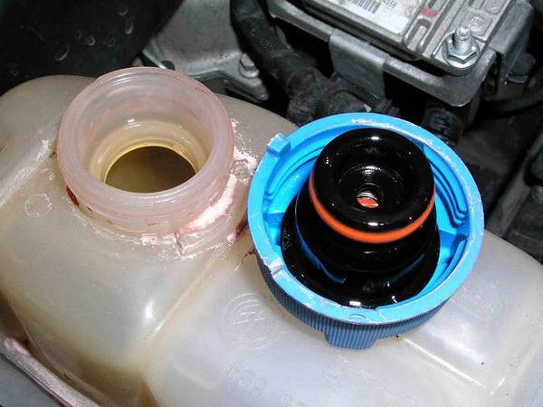 Когда появляется белый дым из выхлопной трубы дизельного двигателя? Когда появляется белый дым из выхлопной трубы дизельного двигателя?