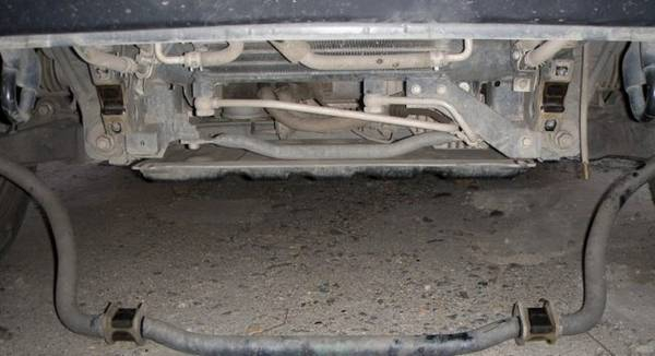 Меняем втулки стабилизатора поперечной устойчивости Меняем втулки стабилизатора поперечной устойчивости