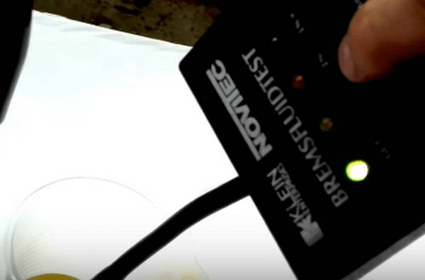 Можно ли смешивать тормозную жидкость разных производителей?