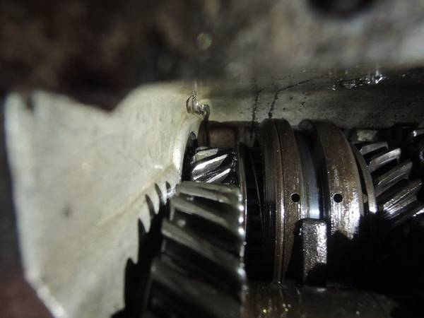 Можно ли заливать моторное масло в коробку передач? Интересный вопрос Можно ли заливать моторное масло в коробку передач? Интересный вопрос