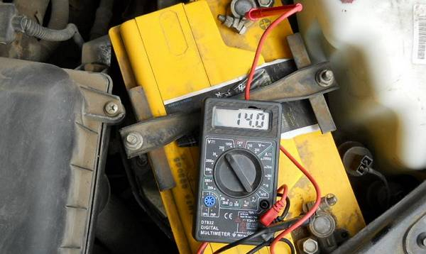 Не крутит стартер ВАЗ 2114  пора взять гаечный ключ в руки