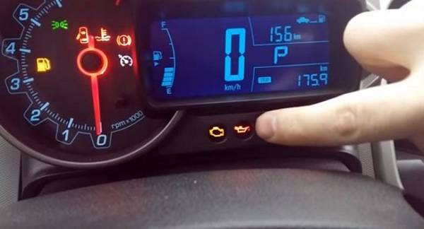 Почему горит лампа давления масла — причины и диагностика неисправностей