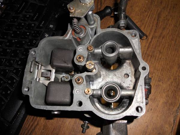 Почему не поступает топливо в карбюратор? Основные причины и способы устранения поломки Почему не поступает топливо в карбюратор? Основные причины и способы устранения поломки