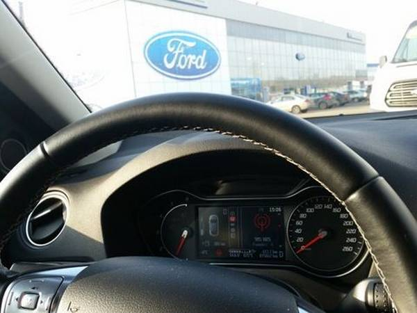 Почему раздаются щелчки при повороте руля в движении? Разбираем возможные причины