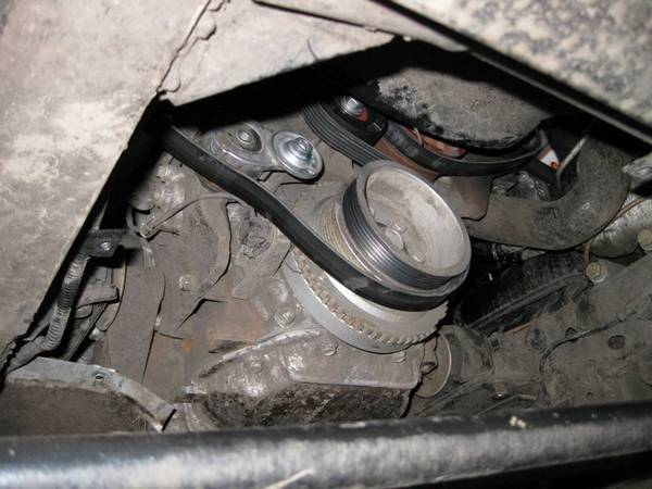 Почему свистит ремень генератора при нагрузке и на холодную? Раздражает? Поправимо Почему свистит ремень генератора при нагрузке и на холодную? Раздражает? Поправимо