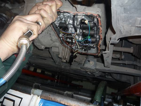 Полная замена масла в АКПП своими руками Сложно, но можно Полная замена масла в АКПП своими руками Сложно, но можно