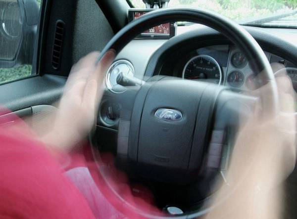 Причины рывков автомобиля на ходу, основные неисправности