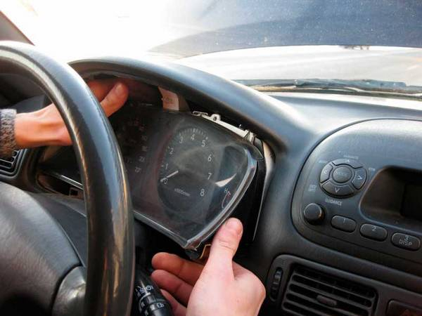 Привод спидометра кто нам считает километры? Привод спидометра кто нам считает километры?