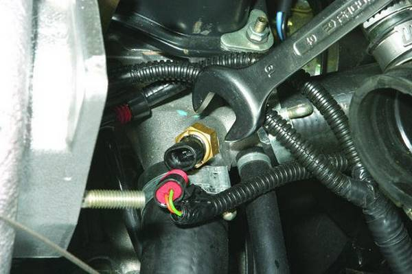 Признаки неправильного функционирования датчика двигателя и его замена