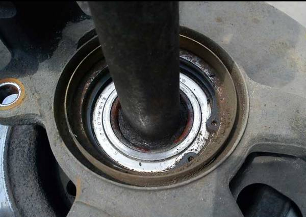 Процесс замены подшипника передней ступицы ВАЗ 2110 своими руками Процесс замены подшипника передней ступицы ВАЗ 2110 своими руками