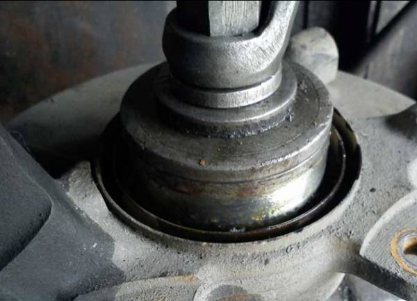 Процесс замены подшипника передней ступицы ВАЗ 2110 своими руками Процесс замены подшипника передней ступицы ВАЗ 2110 своими руками