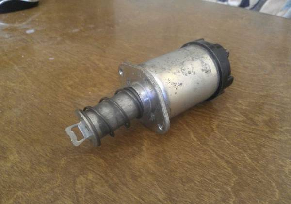 Реле стартера автомобиля ВАЗ 2112 самостоятельная разборка и замена Реле стартера автомобиля ВАЗ 2112 самостоятельная разборка и замена