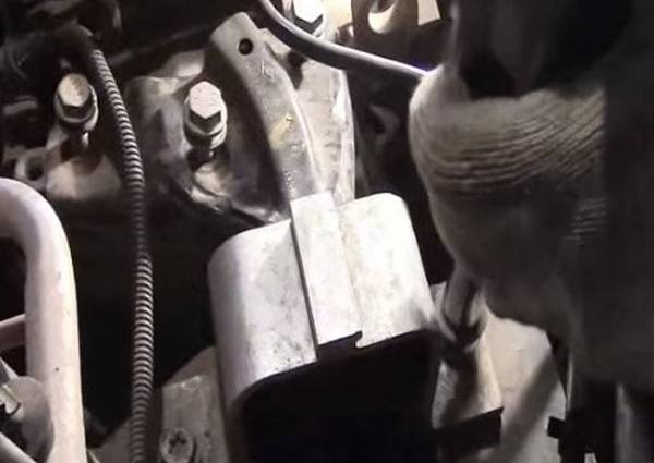 Ремень ГРМ Рено Логан: цена, замена своими руками 16, 14, 8 клапанов Ремень ГРМ Рено Логан: цена, замена своими руками 16, 14, 8 клапанов