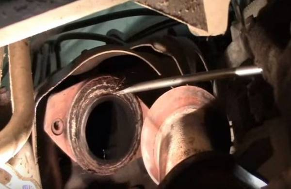 Самостоятельно меняем глушитель на автомобиле «Рено Логан» Самостоятельно меняем глушитель на автомобиле «Рено Логан»