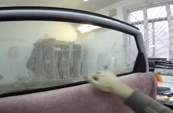 Тонировка заднего и боковых стекол автомобиля Тонировка заднего и боковых стекол автомобиля