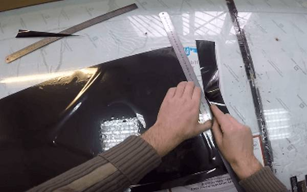 Тонировка заднего и боковых стекол автомобиля Тонировка заднего и боковых стекол автомобиля