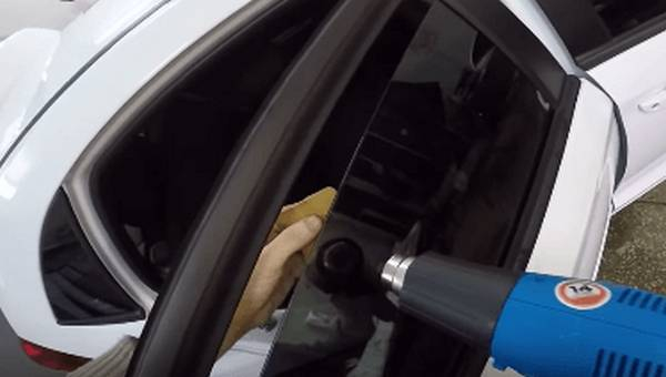 Тонировка заднего и боковых стекол автомобиля Тонировка заднего и боковых стекол автомобиля