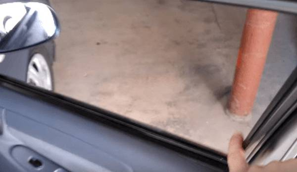 Тонировка заднего и боковых стекол автомобиля Тонировка заднего и боковых стекол автомобиля