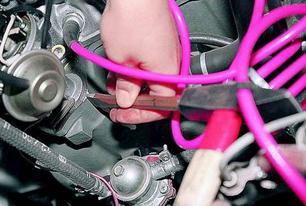 Троит двигатель ВАЗ 2107 карбюратор: описание, причины и методы решения Троит двигатель ВАЗ 2107 карбюратор: описание, причины и методы решения