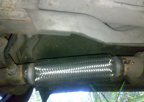 Установить прямоток на машину можно легко и самостоятельно Установить прямоток на машину можно легко и самостоятельно