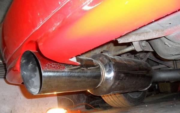 Установить прямоток на машину можно легко и самостоятельно Установить прямоток на машину можно легко и самостоятельно