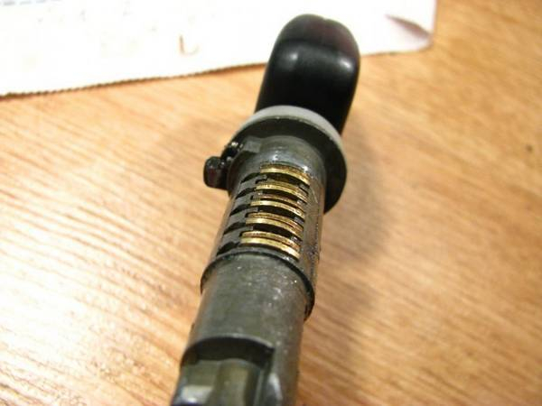 Чем смазать замок зажигания автомобиля? Полный список и советы Чем смазать замок зажигания автомобиля? Полный список и советы