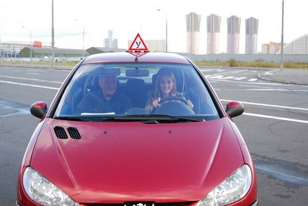 Чему российского водителя могут научить зарубежные автошколы?