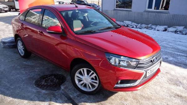 Что лучше, Лада Веста или Х-рей? Сомнительное сравнение Что лучше, Лада Веста или Х-рей? Сомнительное сравнение