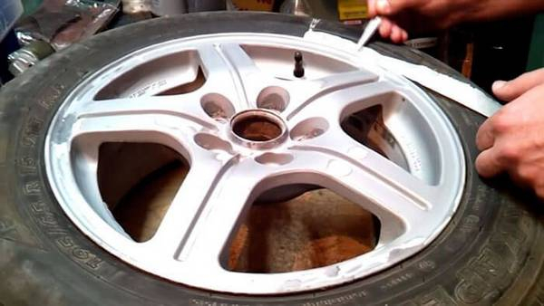 Как покрасить диски на авто самому Видео урок Как покрасить диски на авто самому Видео урок